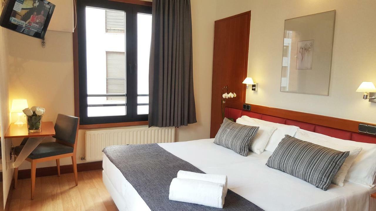 Hotel Oria Толоса Екстериор снимка
