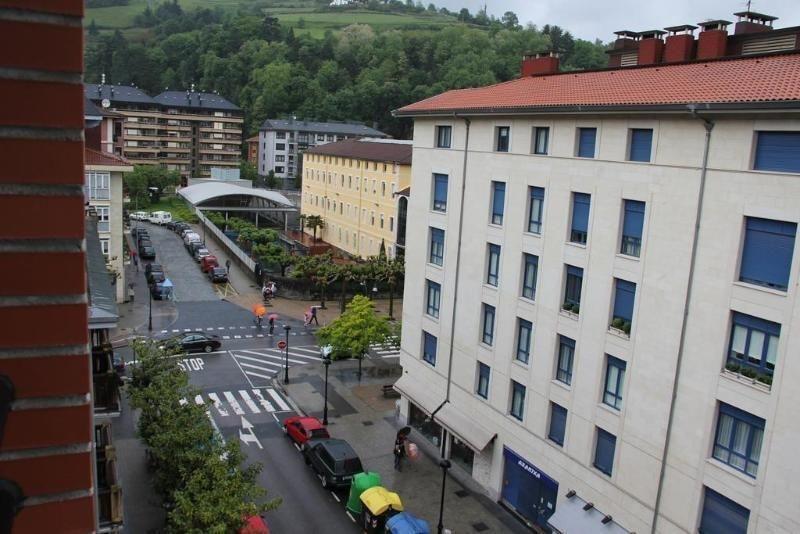 Hotel Oria Толоса Екстериор снимка